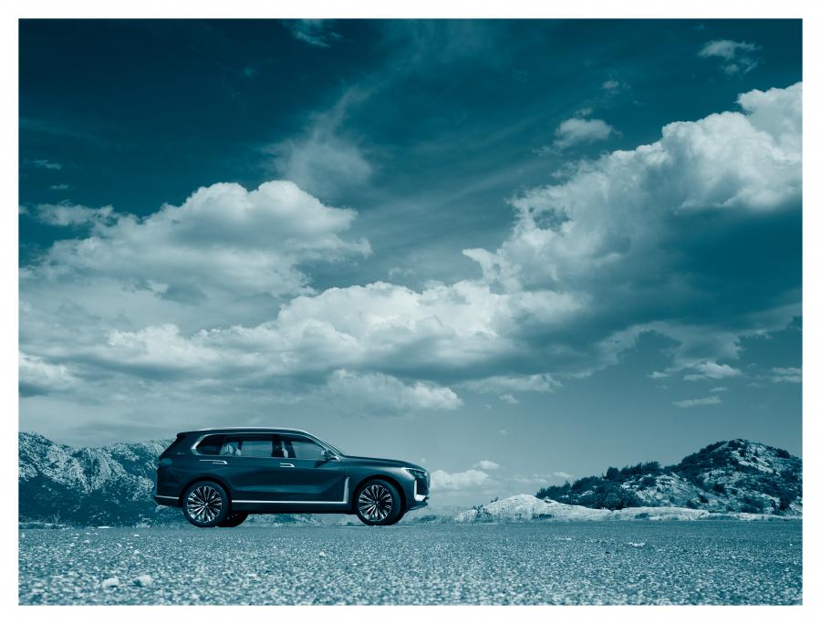  BMW Concept X7 iPerformance 2017 года  (фото 17 из 40)